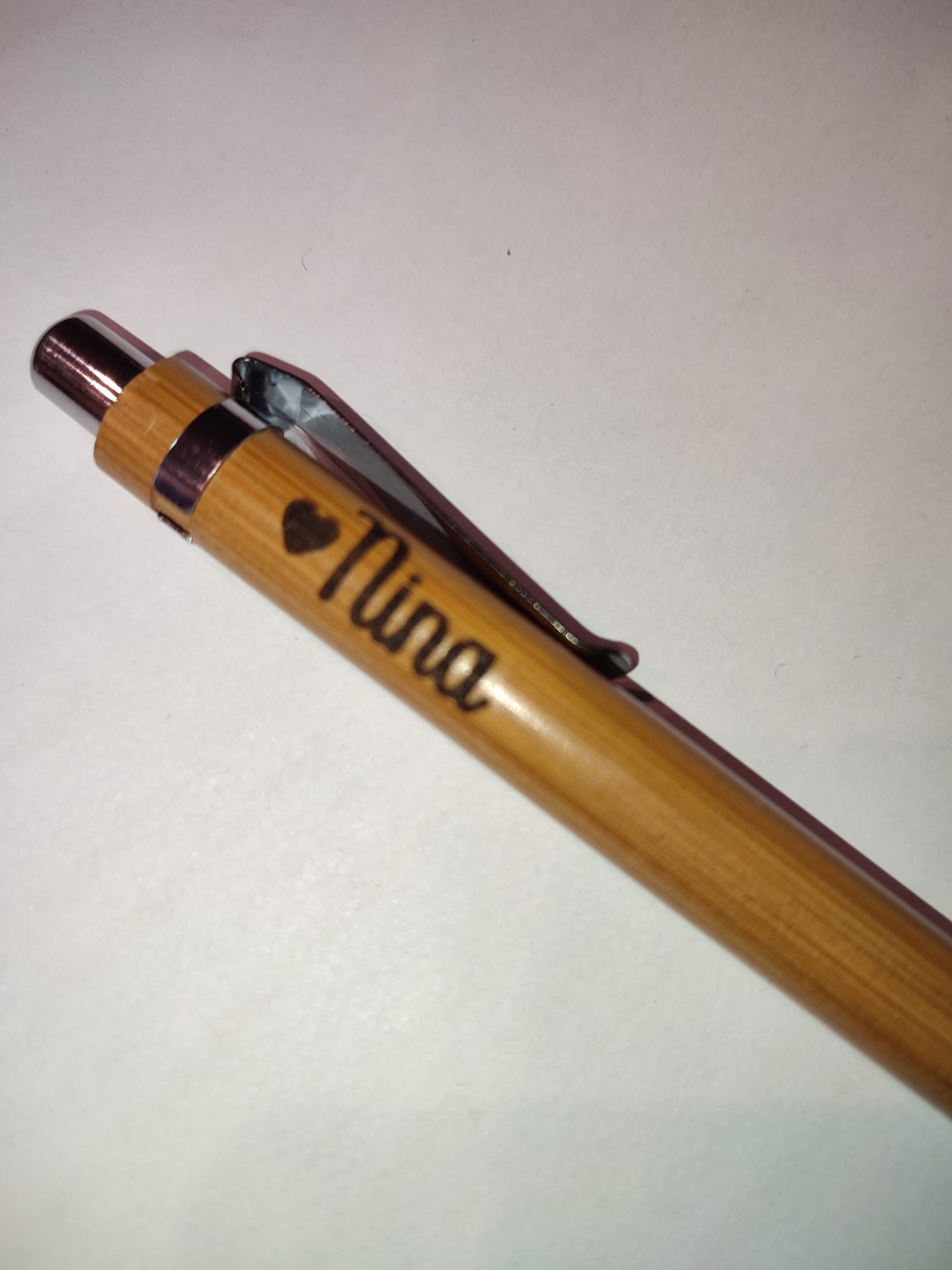 stylo en bambou gravé